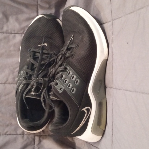 Nike Women's Air Max Bella TR4 Training Shoes Black White CW3398-002 Size 7 - Picture 1 of 11